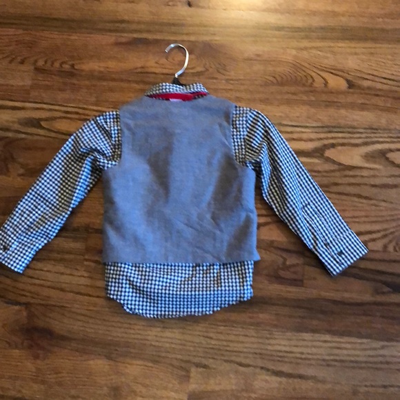 👦🏼3 piece 3T boys button up, vest  and tie 👦🏼 - Picture 4 of 4